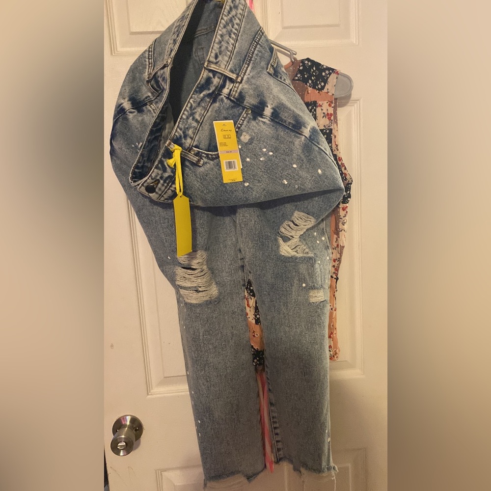 Not my circus pants never worn!! Size 32 to big for me